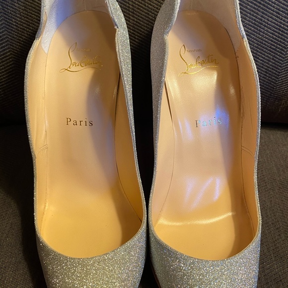 New in Box Louboutin Pumps 👠 - Picture 4 of 8